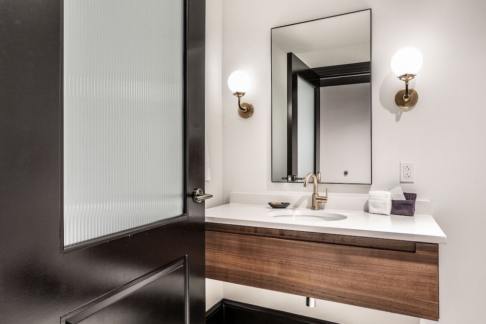 Bottleworks Hotel Priestly Suite 9