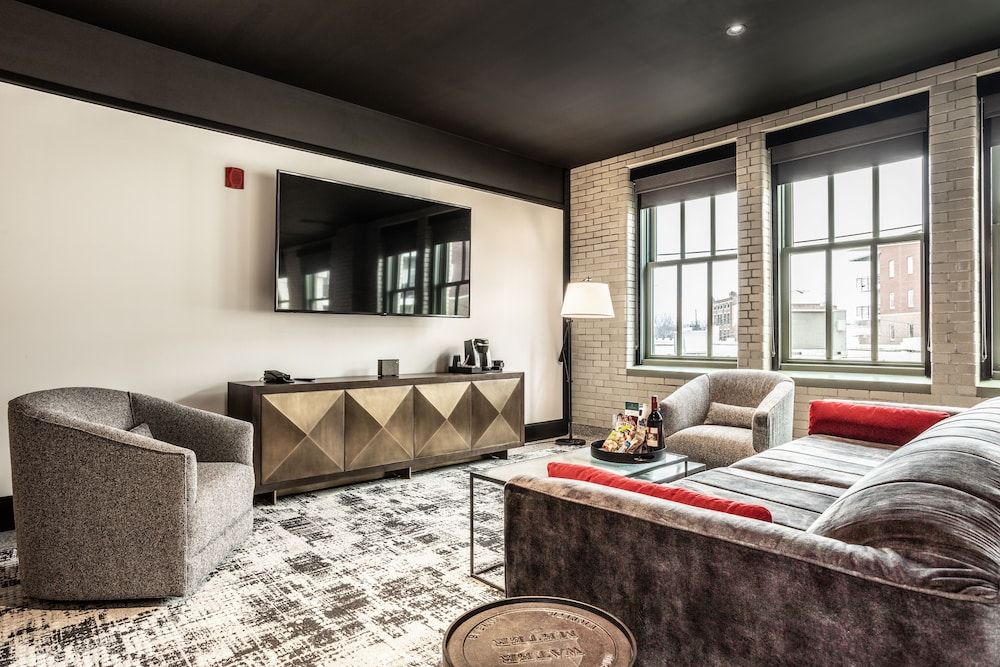 Bottleworks Hotel Priestly Suite 11