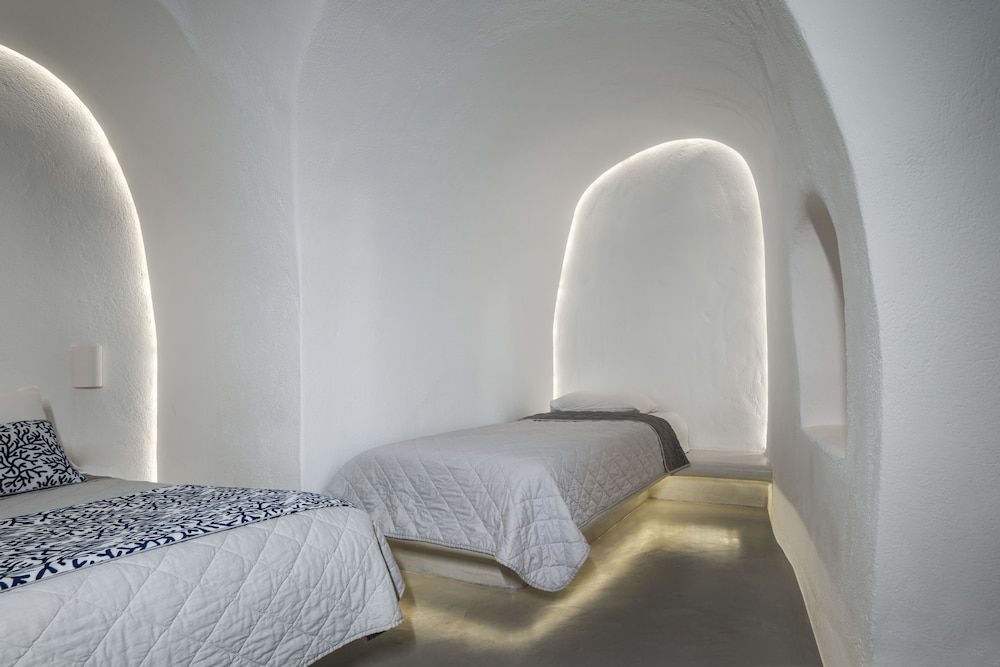 La Perla Suite with Outdoor Hot Tub and Caldera View
