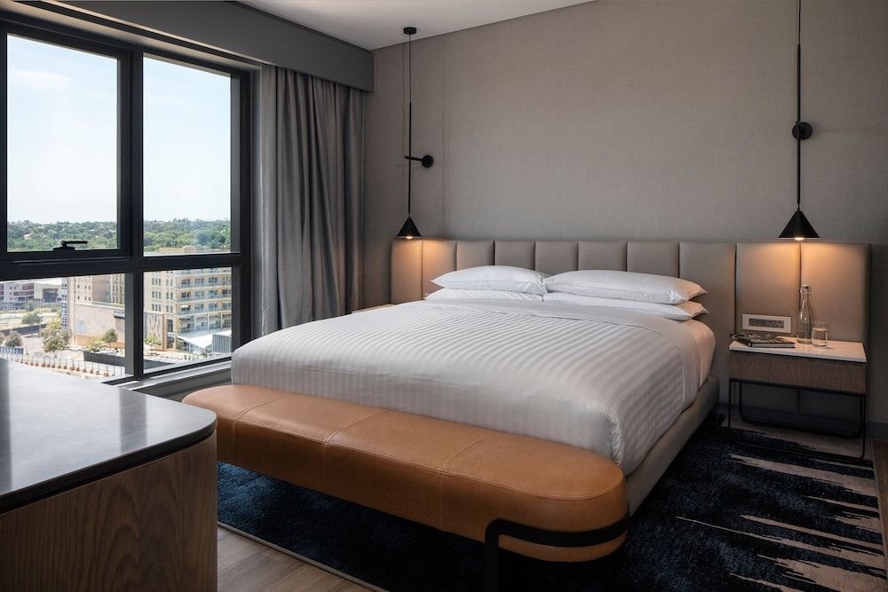 Wonderful Guest Room, M Club lounge access, Guest room, 1 King