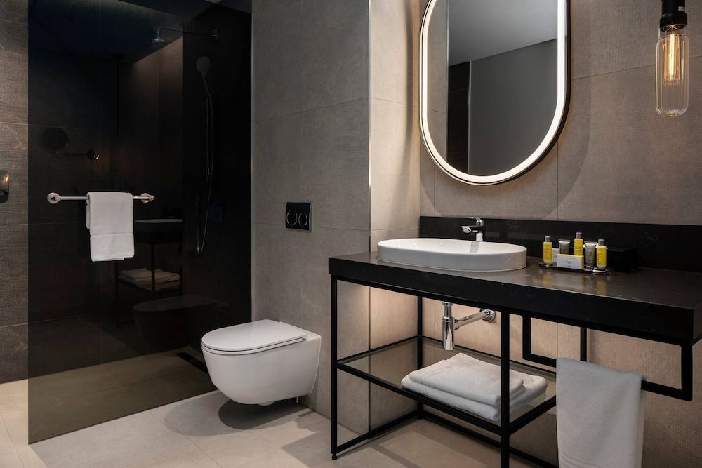 Johannesburg Marriott Hotel Melrose Arch Deluxe Room, 2 Double Beds 3