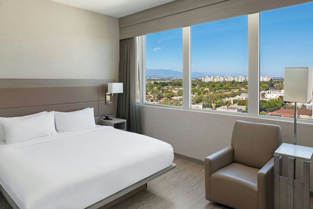 Room, 1 King Bed, Non Smoking, City View