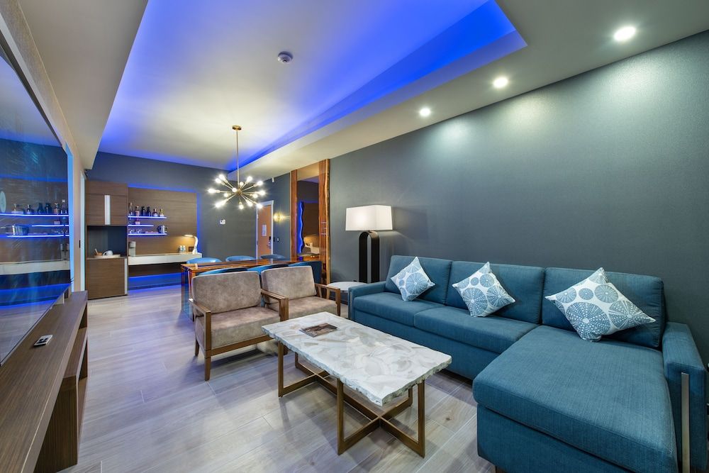 Shade Hotel Executive Penthouse 5