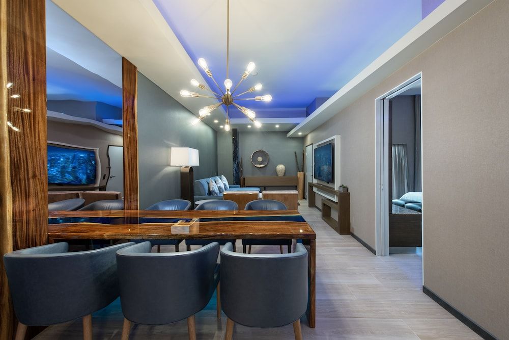 Shade Hotel Executive Penthouse 4