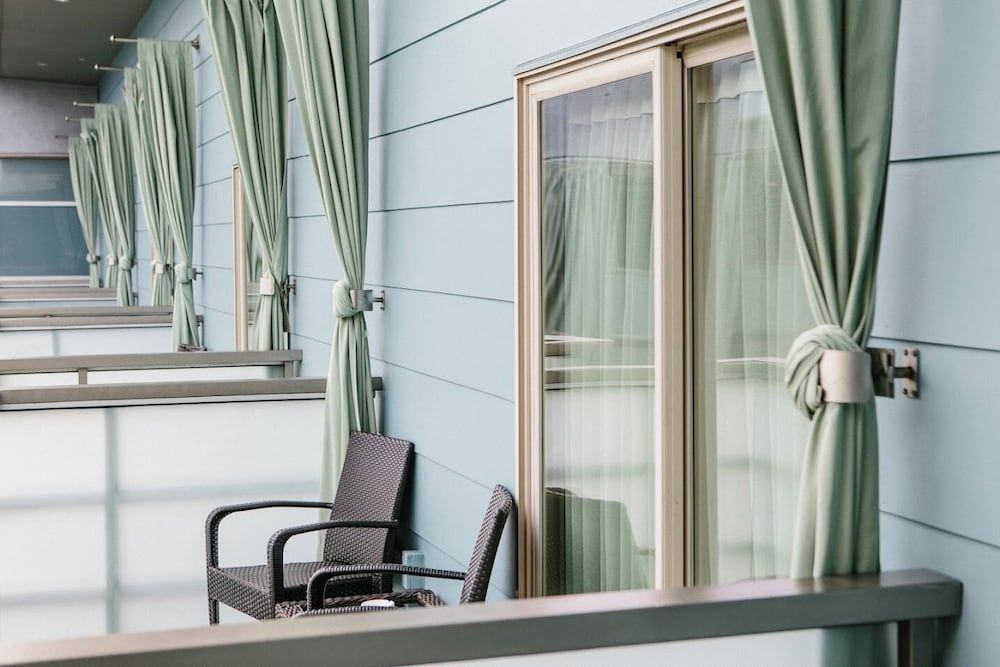 Shade Hotel Deluxe Spa Room, 1 King Bed, Accessible 7