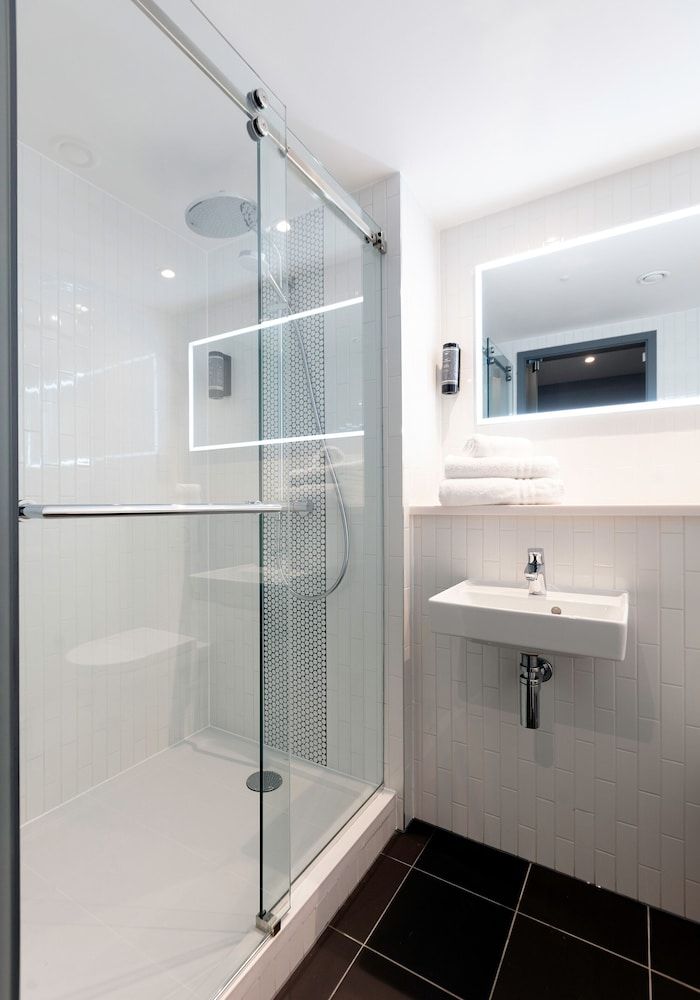 Point A Hotel Dublin Parnell Street Comfy Double Room 9