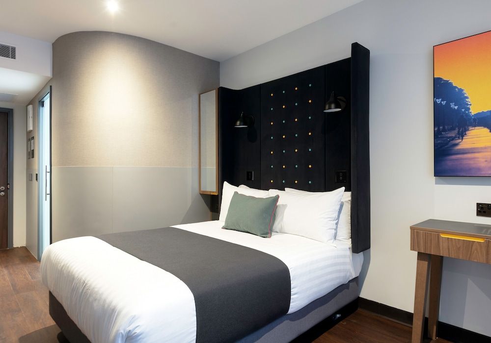 Point A Hotel Dublin Parnell Street Comfy Double Room 3