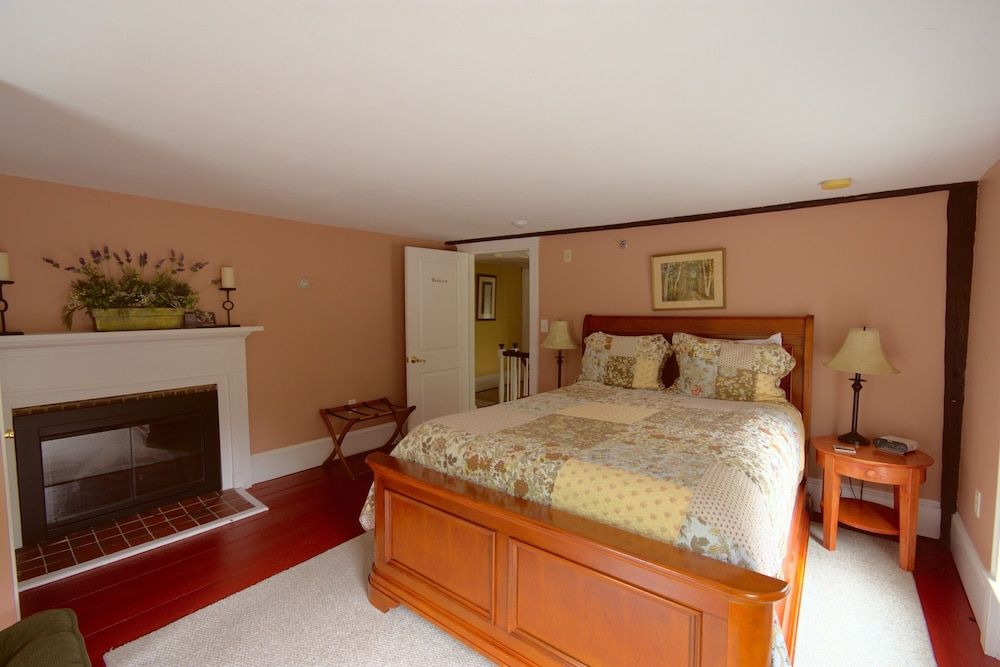 Waukewan Room