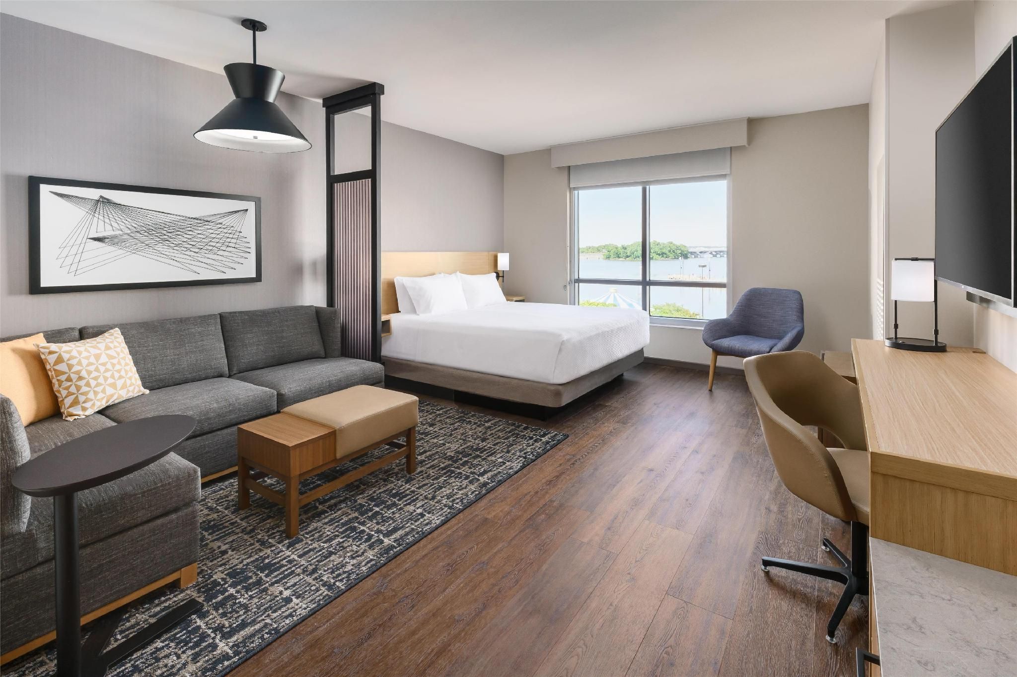 View King Bed (plus sofa bed)