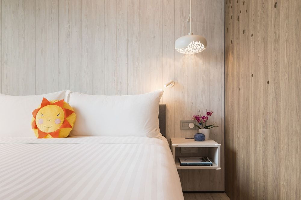 Village Hotel Sentosa by Far East Hospitality Family Room 2