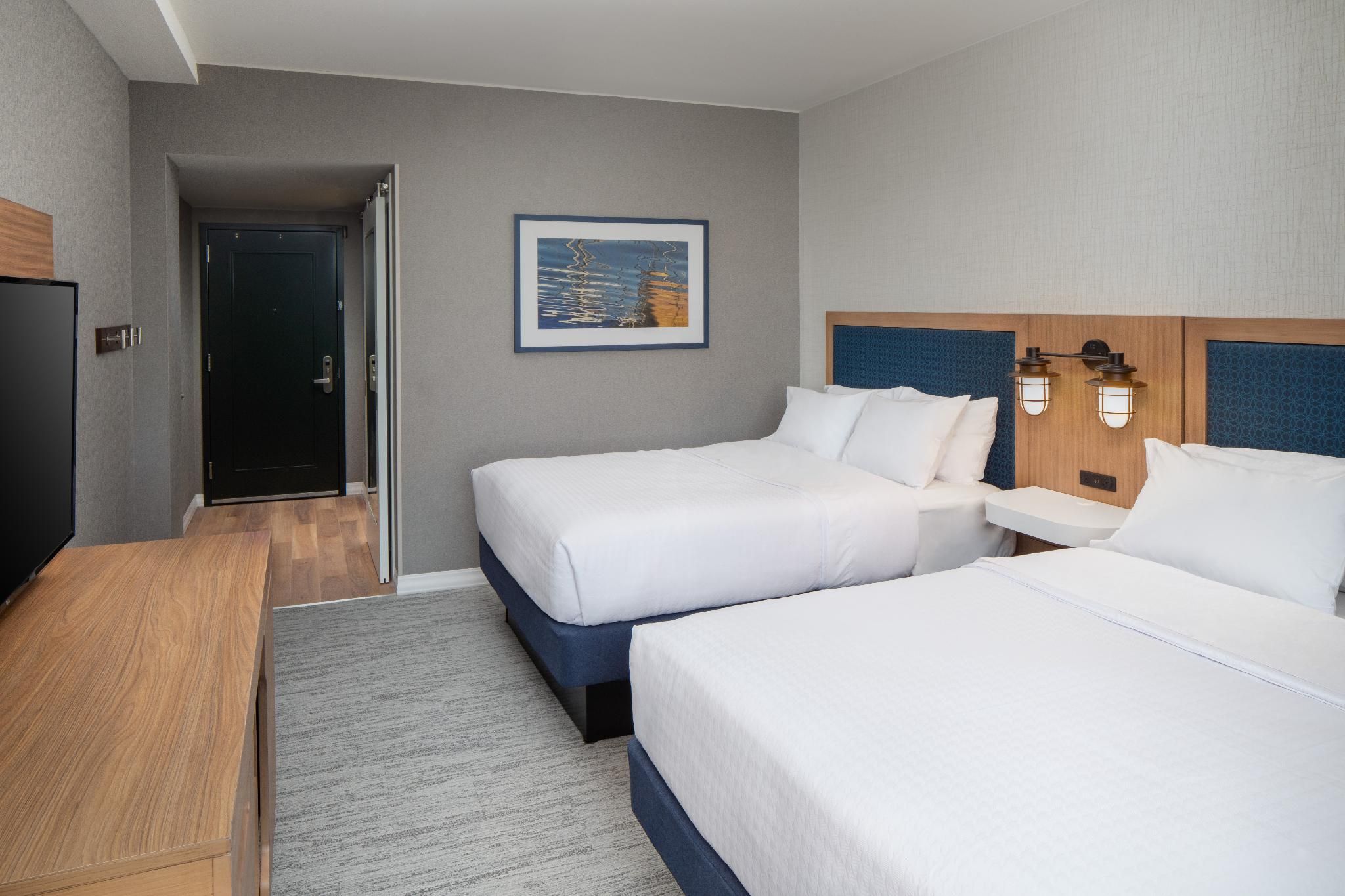 undefined Hampton Inn Boston Seaport District 6