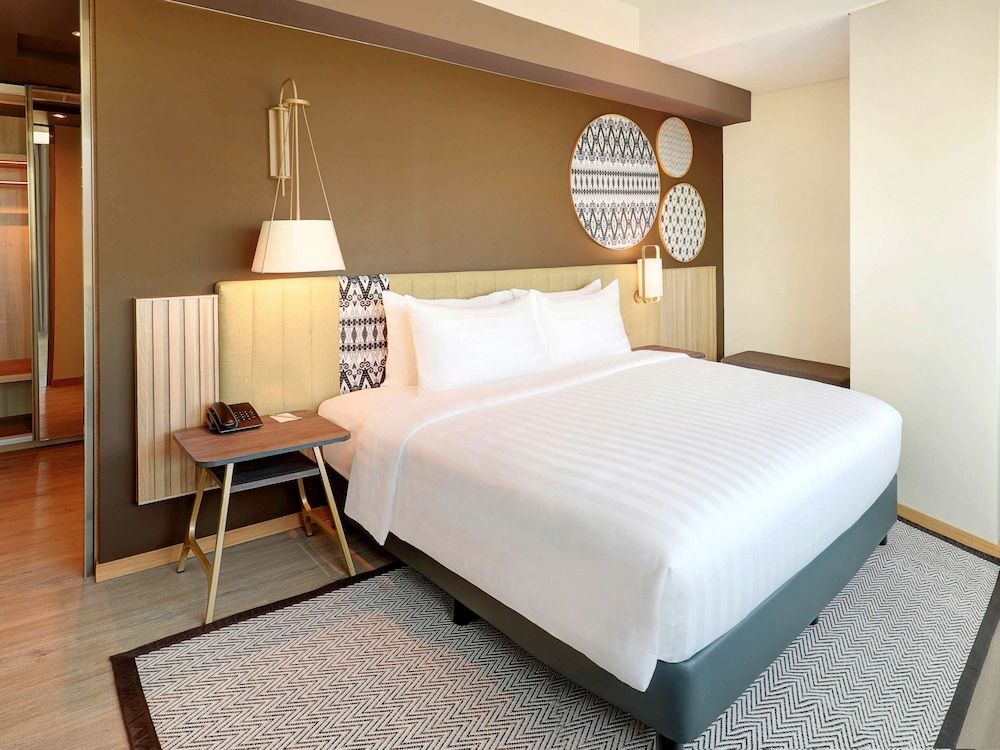 Executive Suite, 1 King Bed with Sofa bed