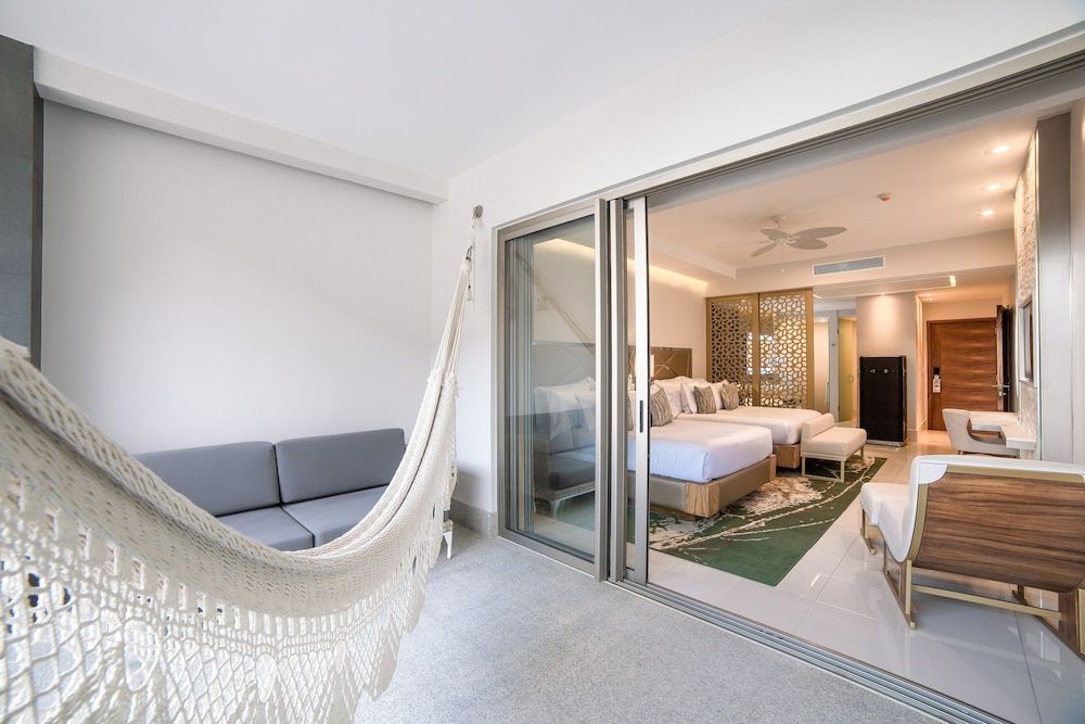 Junior Suite, 1 King Bed