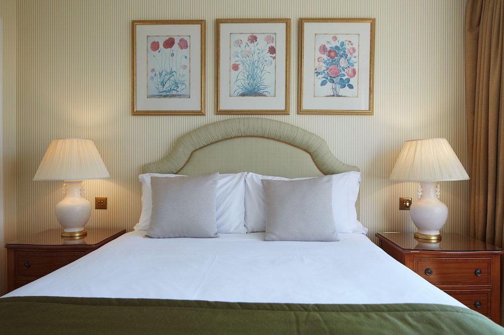 undefined Cheval Thorney Court at Hyde Park 8