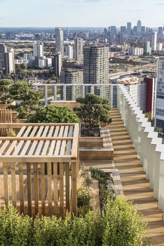 undefined The Stratford, Autograph Collection 8