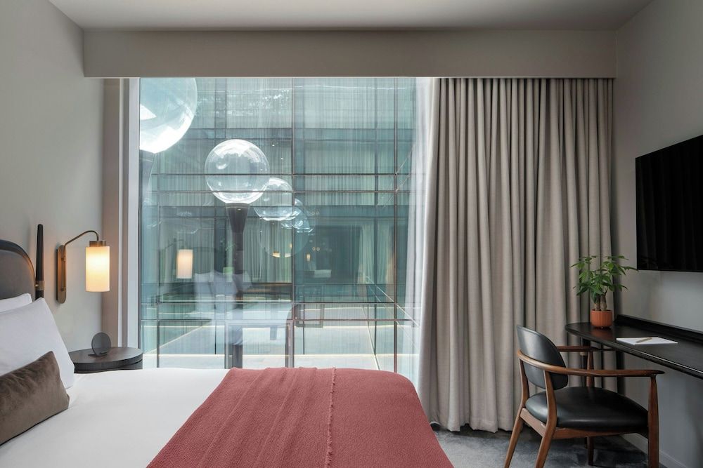 The Stratford, Autograph Collection Standard Room, 1 Queen Bed 4