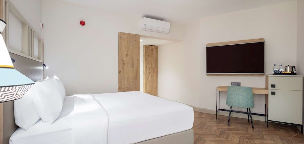 Room, 1 King Bed, Accessible