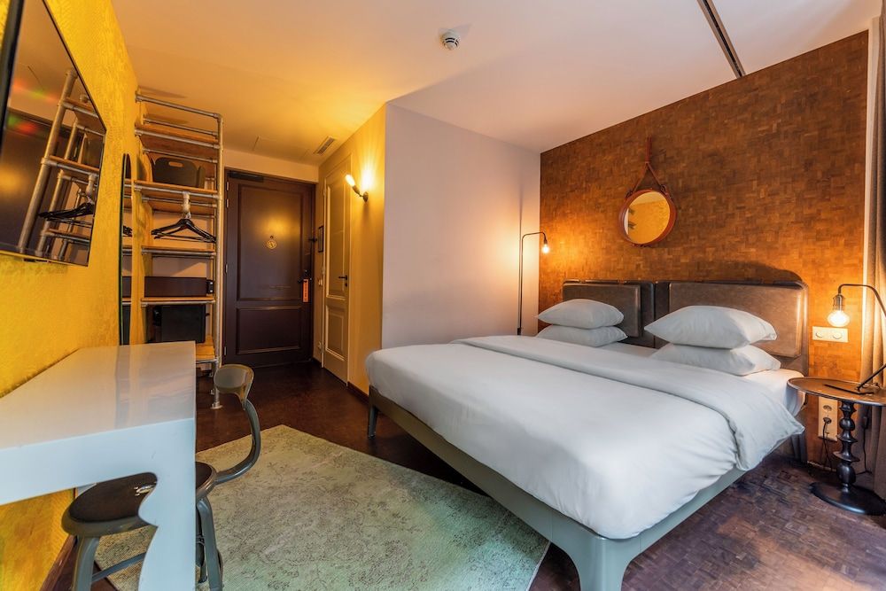 undefined Hotel V Nesplein 9