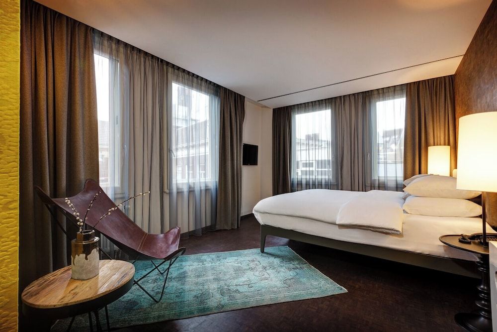 undefined Hotel V Nesplein 8