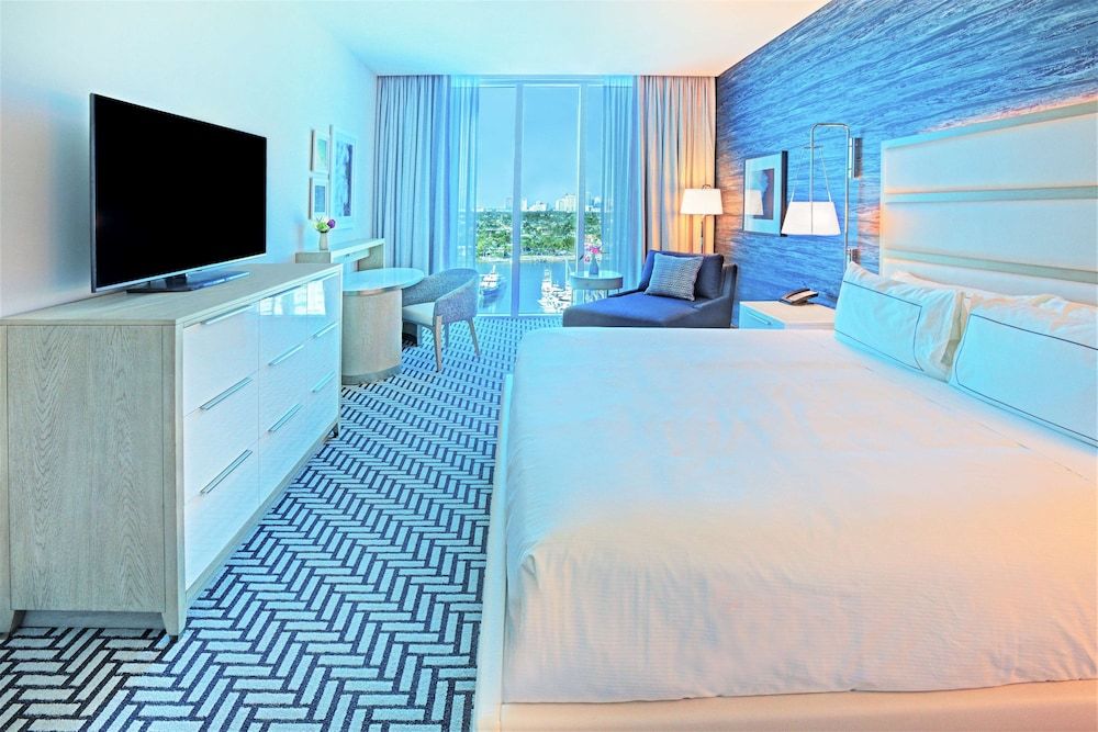 Room, 1 King Bed, Marina View