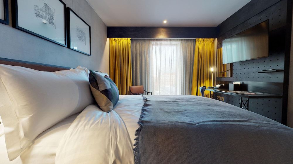 voco Manchester City Centre by IHG Standard Room, 1 Double Bed