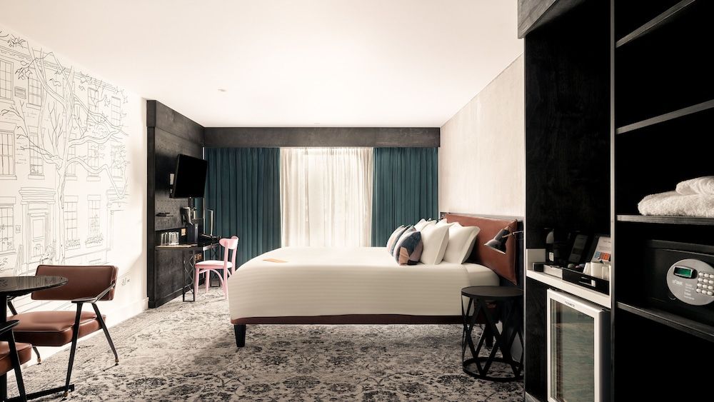 Premium Room, 1 King Bed
