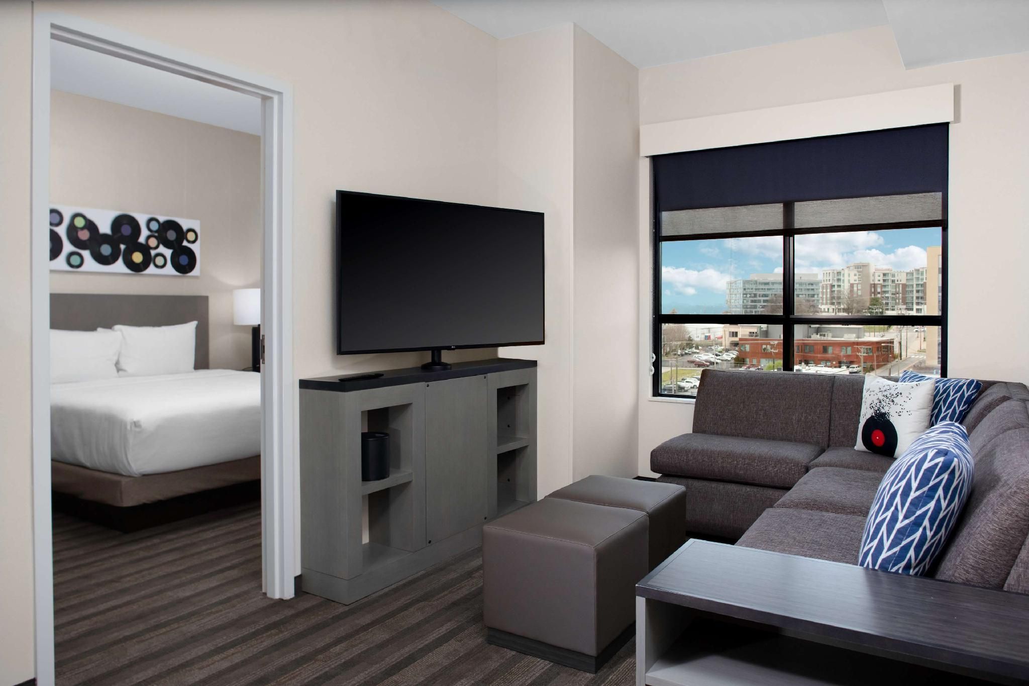 One Bedroom Kitchen Suite Two Queen Beds (plus Sofa Bed)