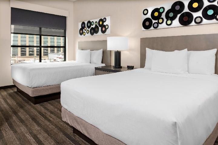Accessible Specialty One Bedroom Kitchen Suite Two Queen Beds Rollin Shower (plus Sofa Bed)