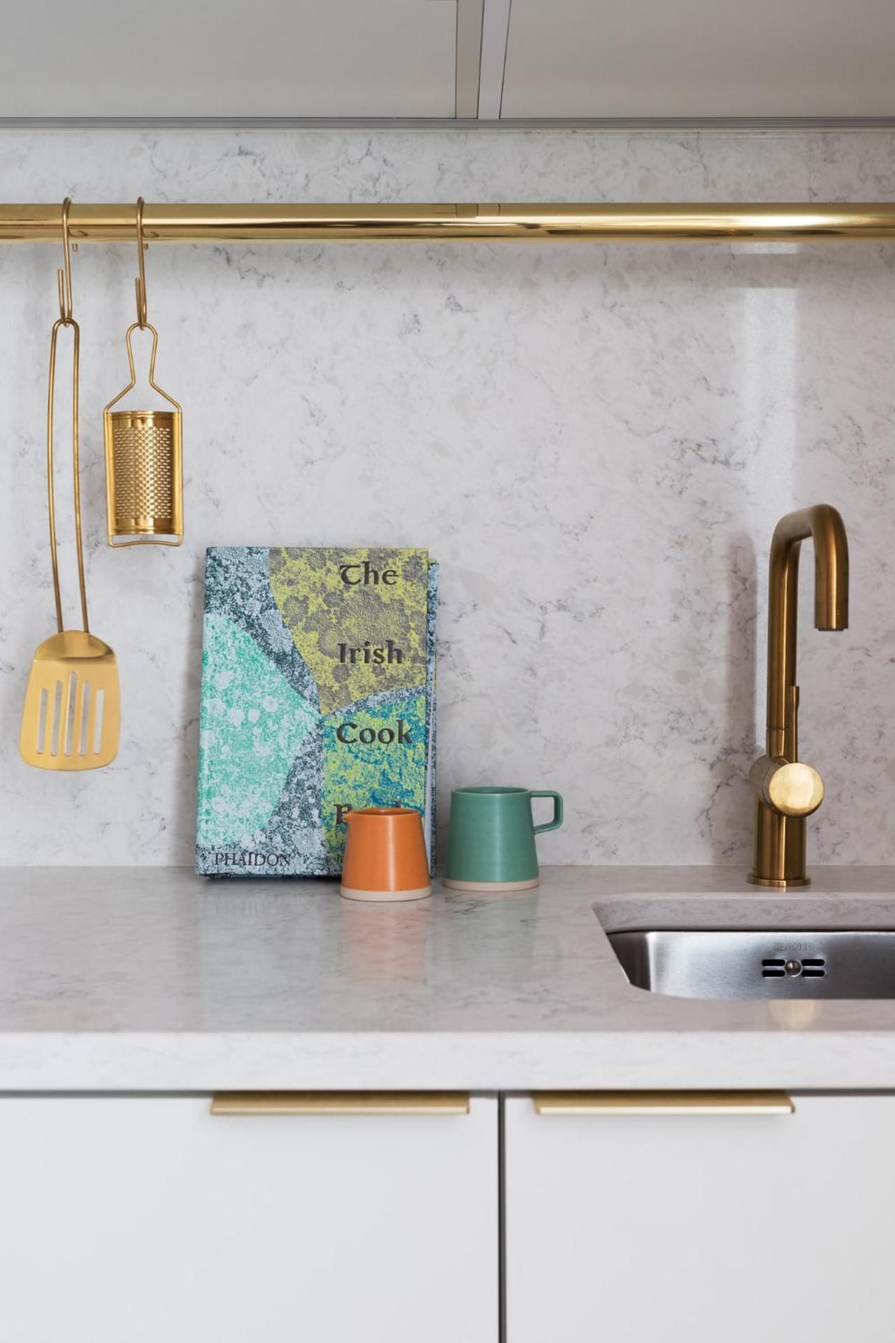 undefined Zanzibar Locke 6