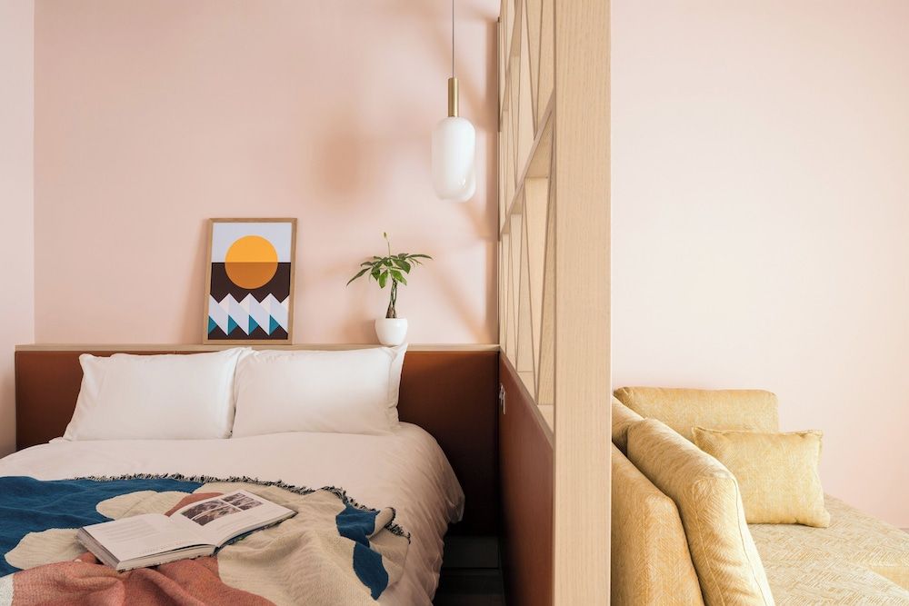 undefined Zanzibar Locke