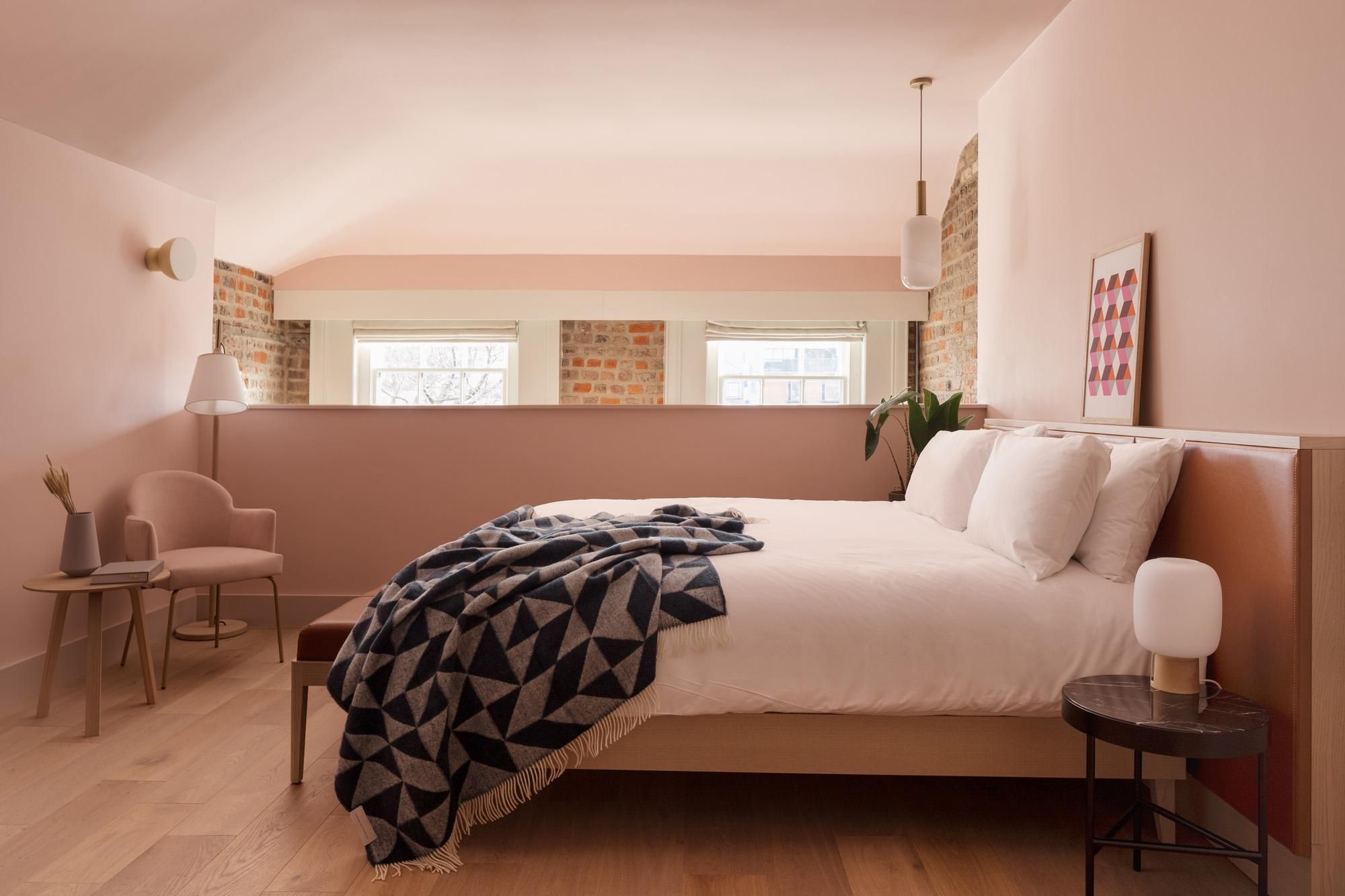 undefined Zanzibar Locke 4