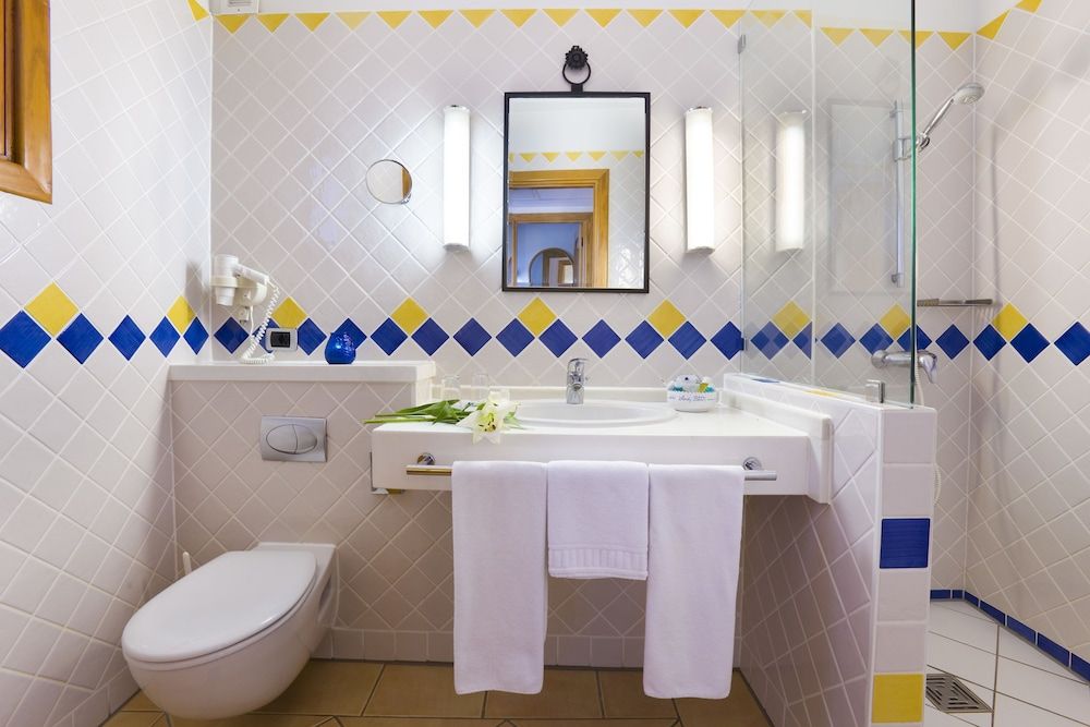 Seaside Sandy Beach Standard Double Room (3 Adults) 7