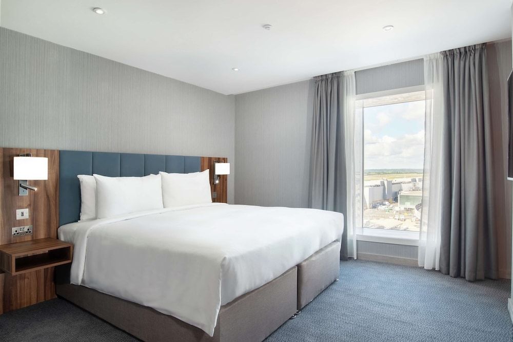 undefined Hilton Garden Inn London Heathrow Terminal 2 and 3 9