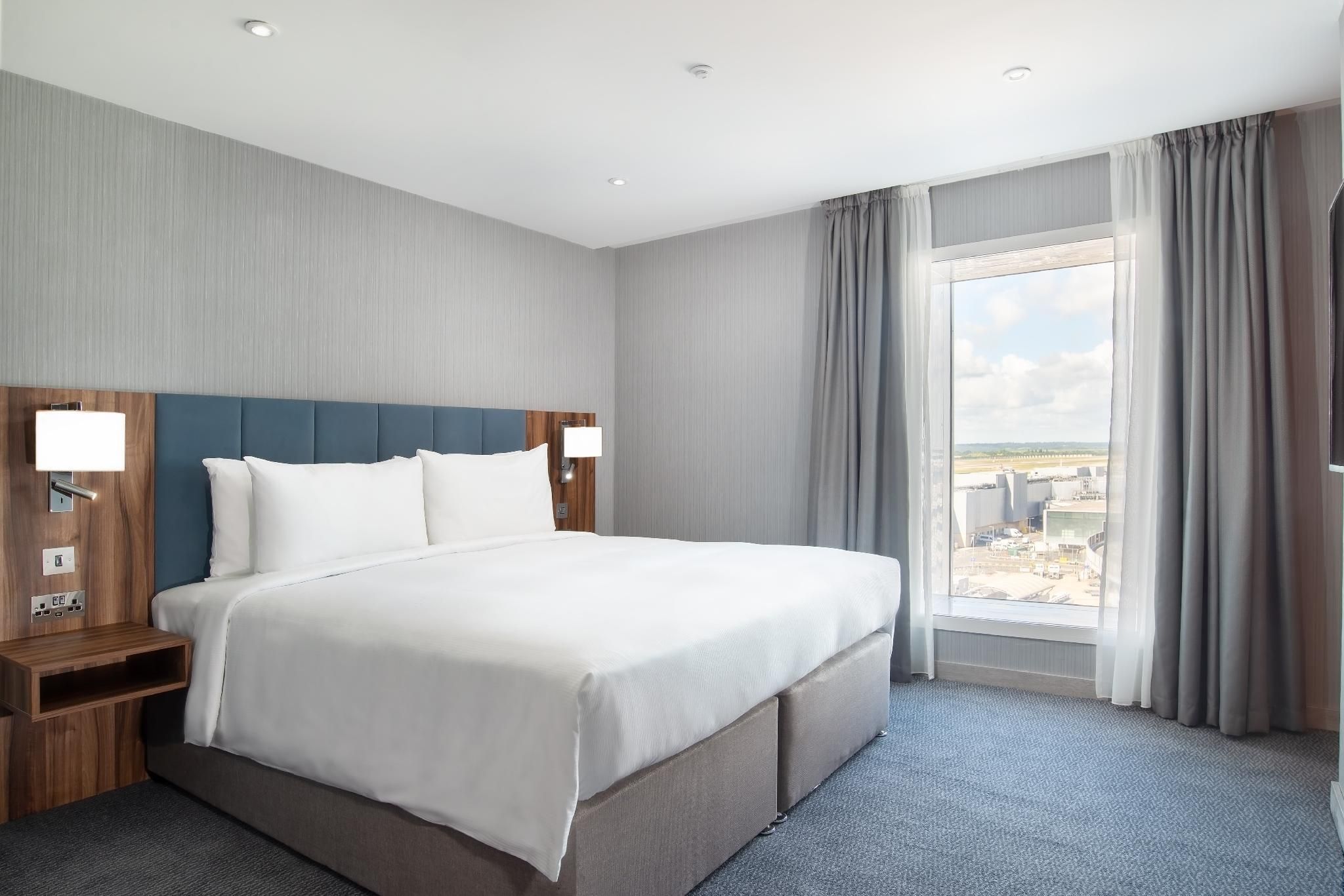 undefined Hilton Garden Inn London Heathrow Terminal 2 and 3 5