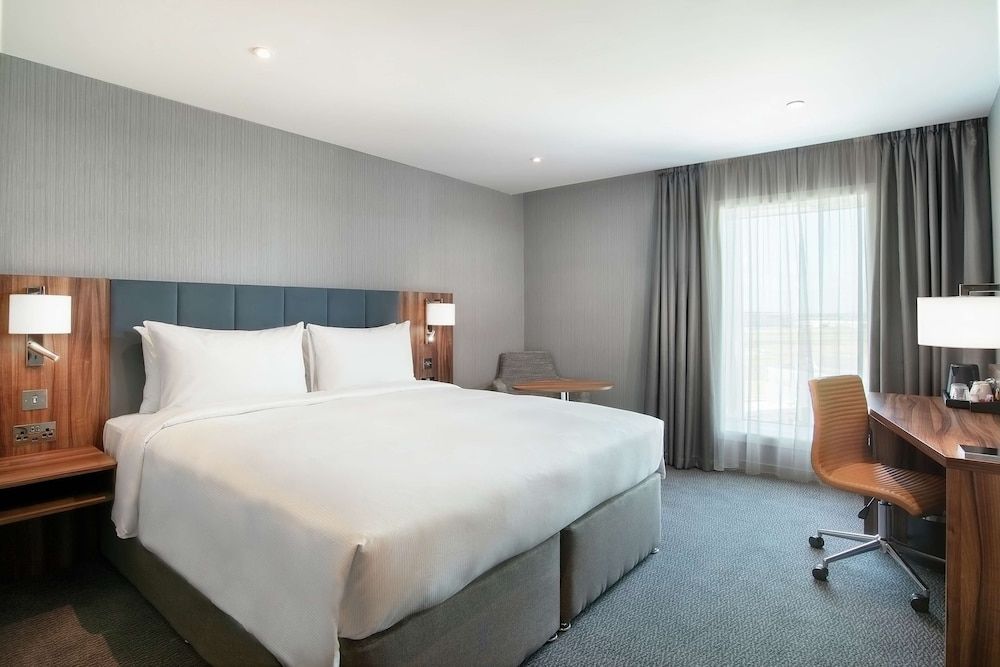 undefined Hilton Garden Inn London Heathrow Terminal 2 and 3 7