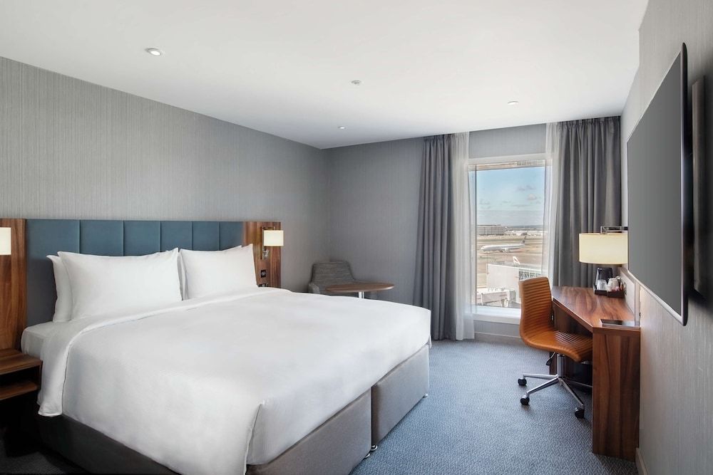 undefined Hilton Garden Inn London Heathrow Terminal 2 and 3 8