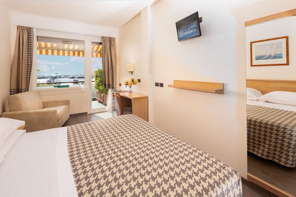 Triple Room, 1 Bedroom, Terrace, Sea View