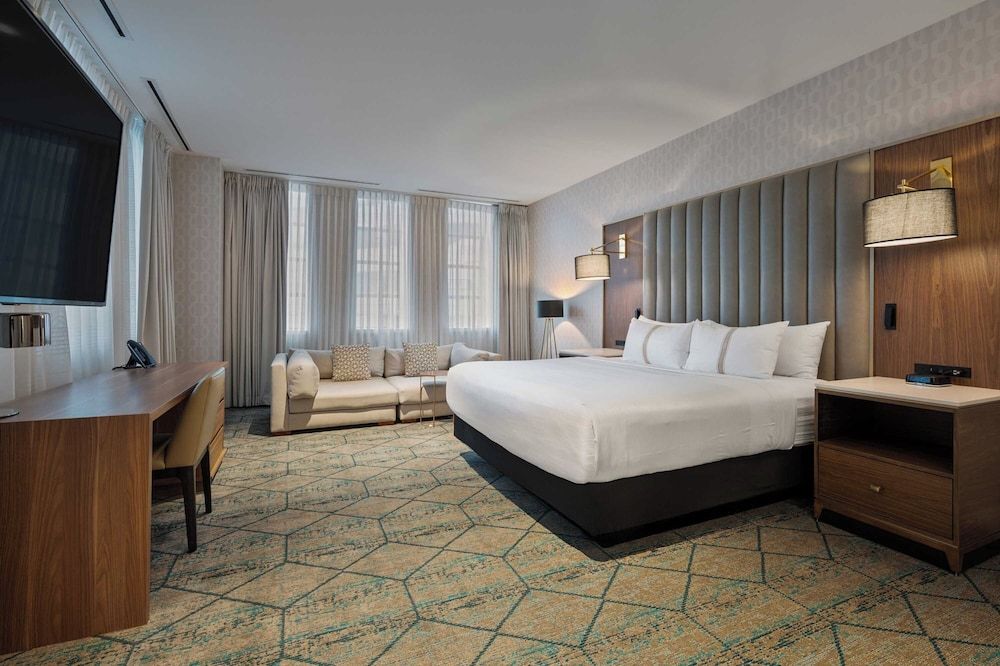 undefined The Sutton Place Hotel Toronto