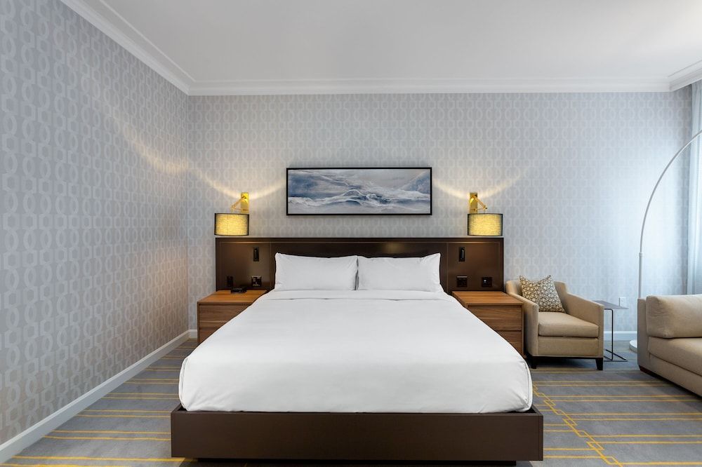 The Sutton Place Hotel Toronto Classic Room, 1 King Bed, Accessible 3