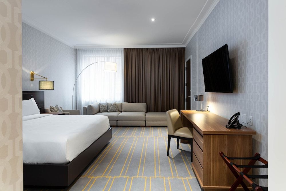The Sutton Place Hotel Toronto Classic Room, 1 King Bed, Accessible 4