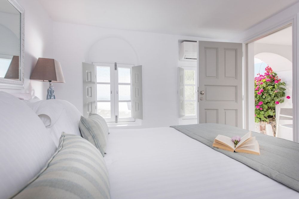 Aqua Luxury Suites Deluxe Double Room, Partial Sea View 2