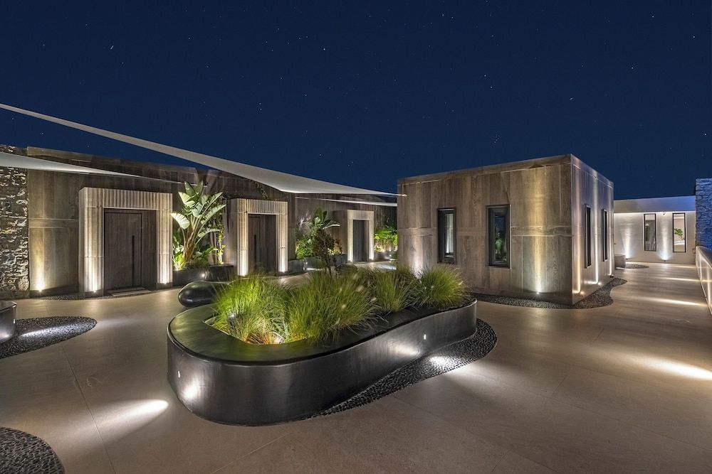 undefined Aeonic Suites and Spa 7