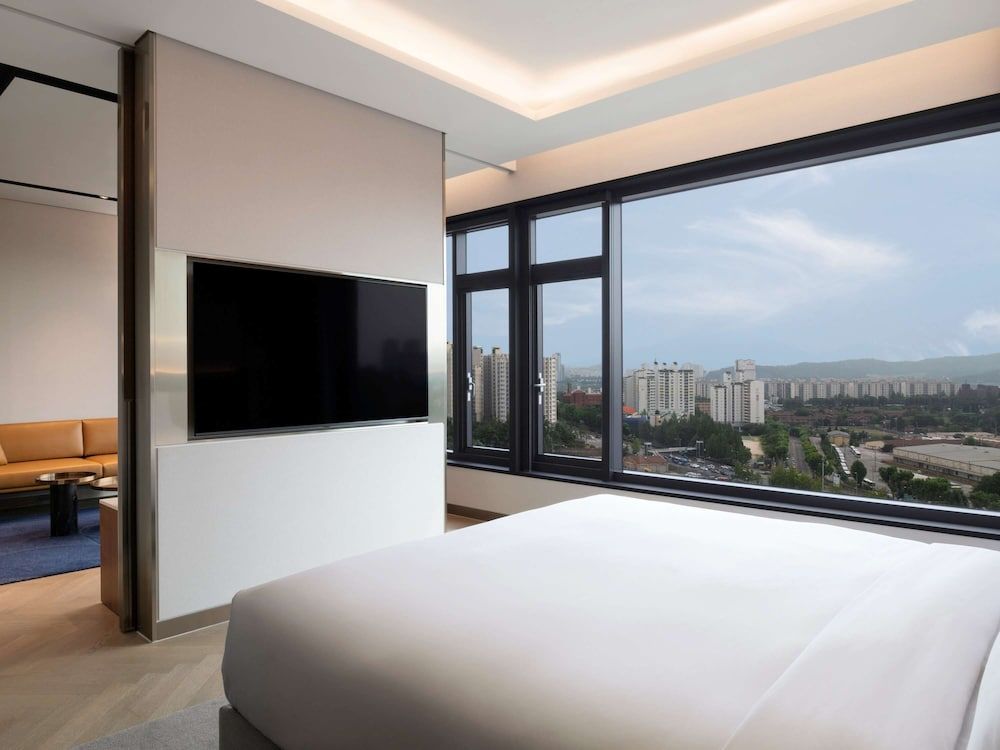 undefined Mondrian Seoul Itaewon 10