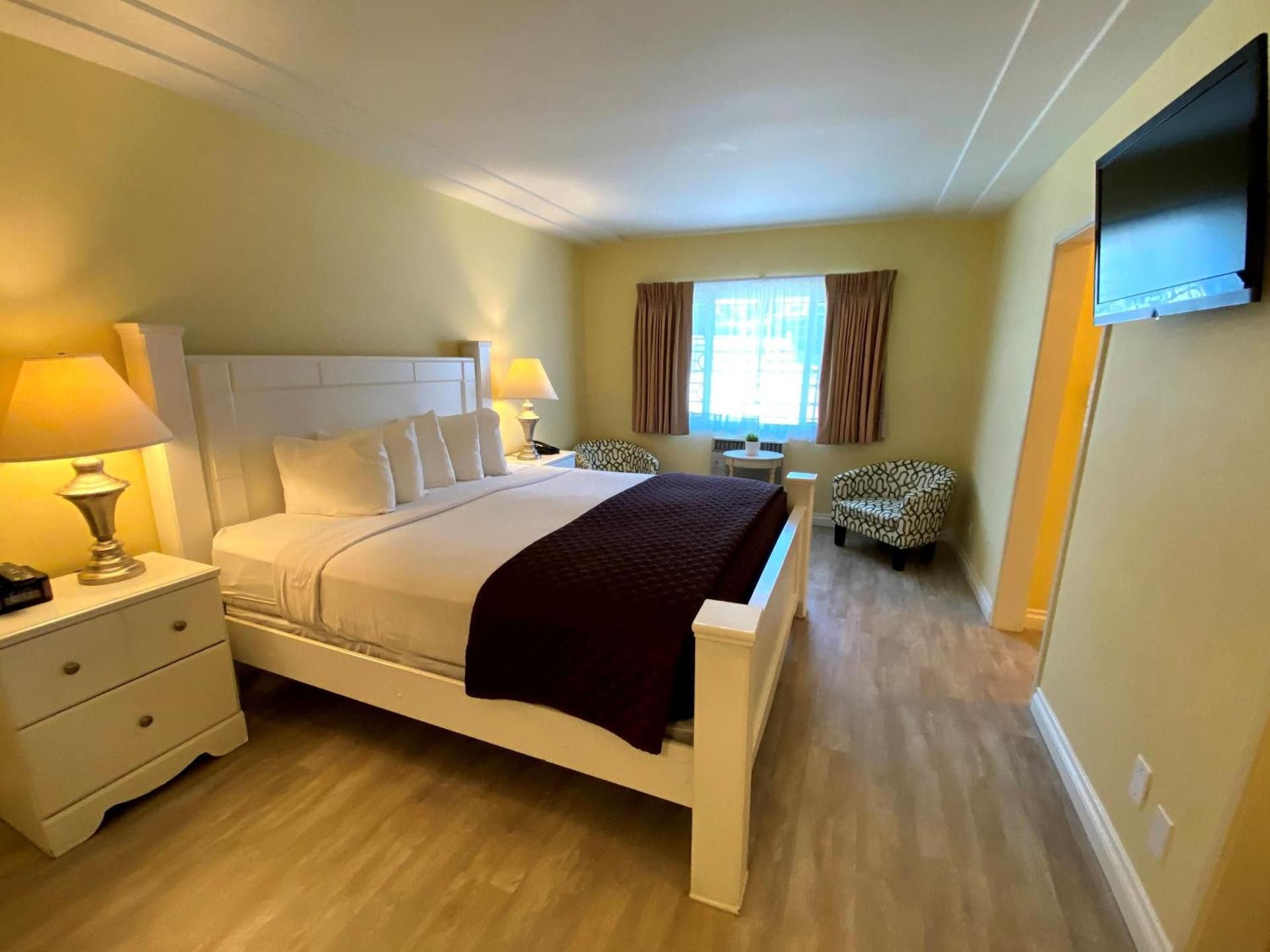 undefined Hollywood Celebrity Hotel 8