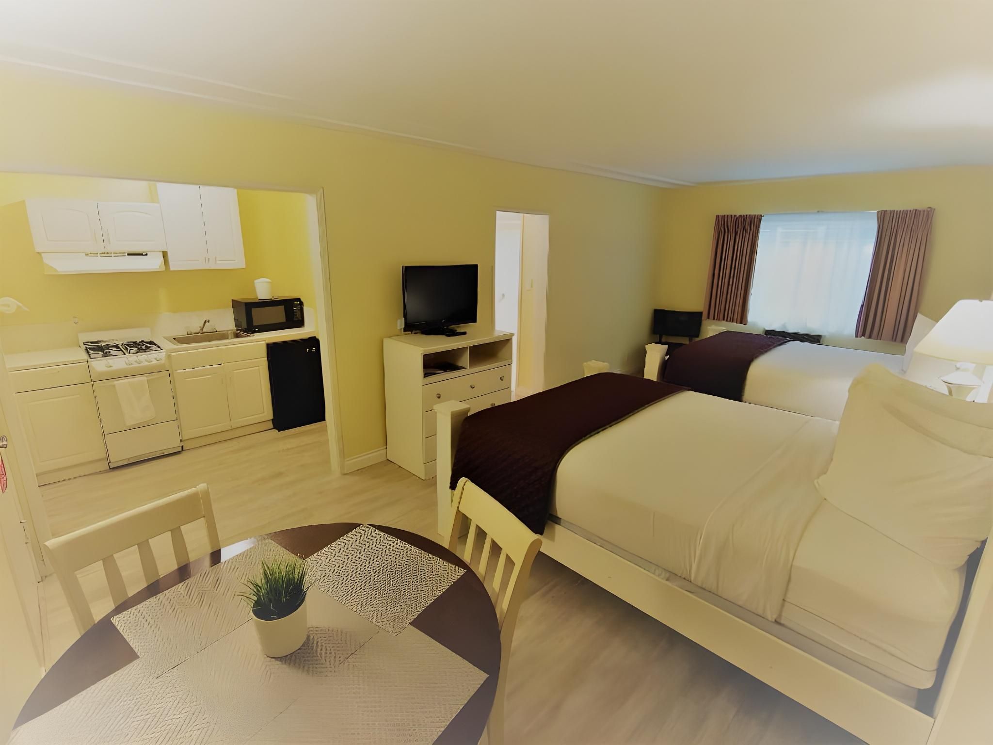 Executive 2 Queen with Kitchen
