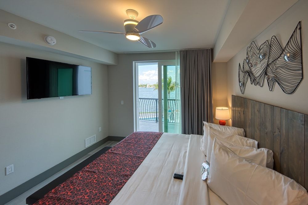 FUSION Resort Waterfront Suites Suite, 2 Bedrooms, Bay View 5