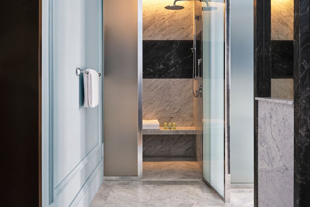 W Rome Room, 1 King Bed 5