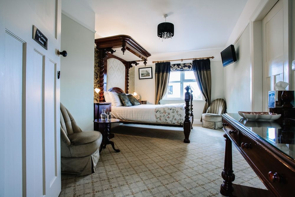 Lisnacurran Country House Double Room, Ensuite (The Green Room) 5