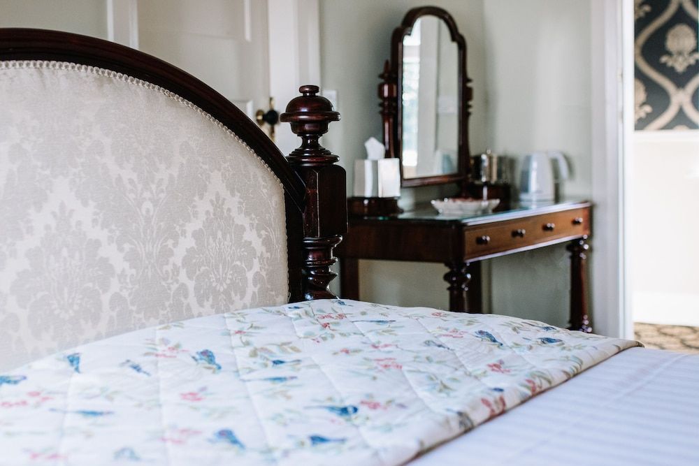 Lisnacurran Country House Double Room, Ensuite (The Green Room)