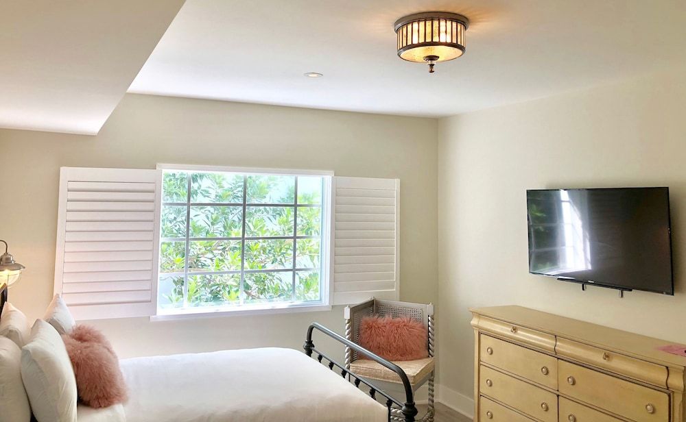 Henrosa Hotel Classic Room, 1 Queen Bed 18